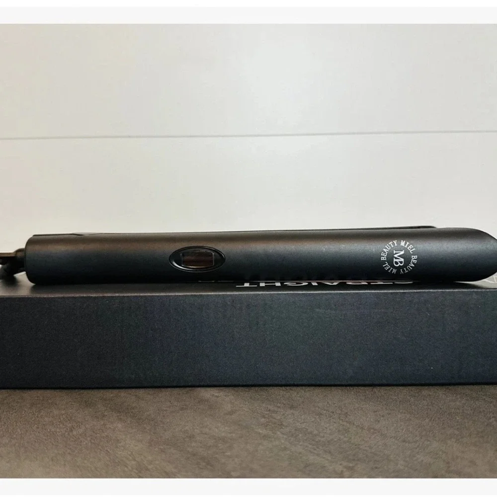 Meil Beauty New in box Professional Straight Hair Curler in Black‎